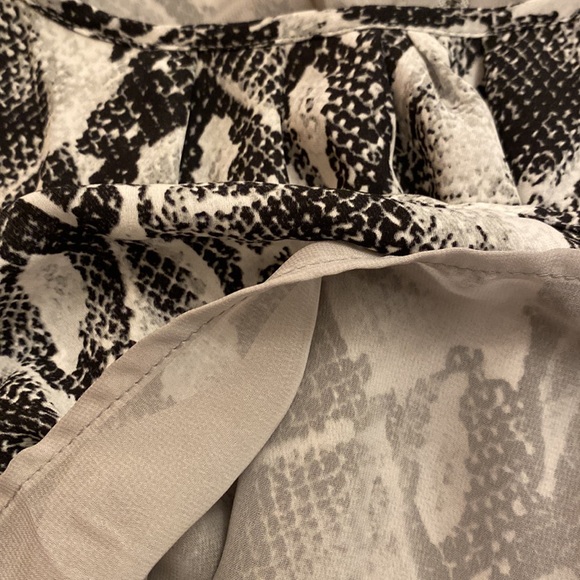 APT.9 Women’s Sleeveless Dressy Snake Print Top Small Double Lined Excellent Con - Picture 6 of 8